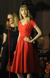 th_48302_Preppie_Taylor_Swift_turns_on_the_Westfield_Christmas_Lights_61_122_590lo.jpg
