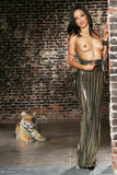 Layla-Sin-Easy-Tiger--046t6p0xw3.jpg
