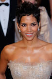 http://img278.imagevenue.com/loc200/th_62803_celebrity_paradise.com_TheElder_HalleBerry62_122_200lo.jpg