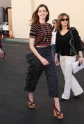 http://img278.imagevenue.com/loc453/th_98074_Anne_Hathaway_at_the_20th_Century_Fox_Press_Day_For_Rio18_122_453lo.jpg