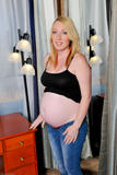 Tegan-pregnant-1-p4q0ea3xw3.jpg